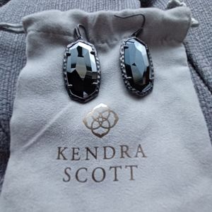 KENDRA SCOTT Gunmetal Black drop Earrings EUC